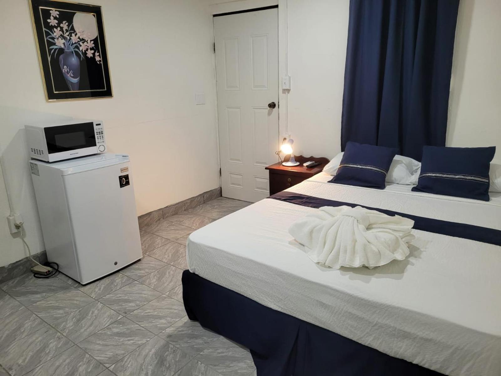 Saint Charles Inn, Belize Central America 蓬塔戈尔达 外观 照片