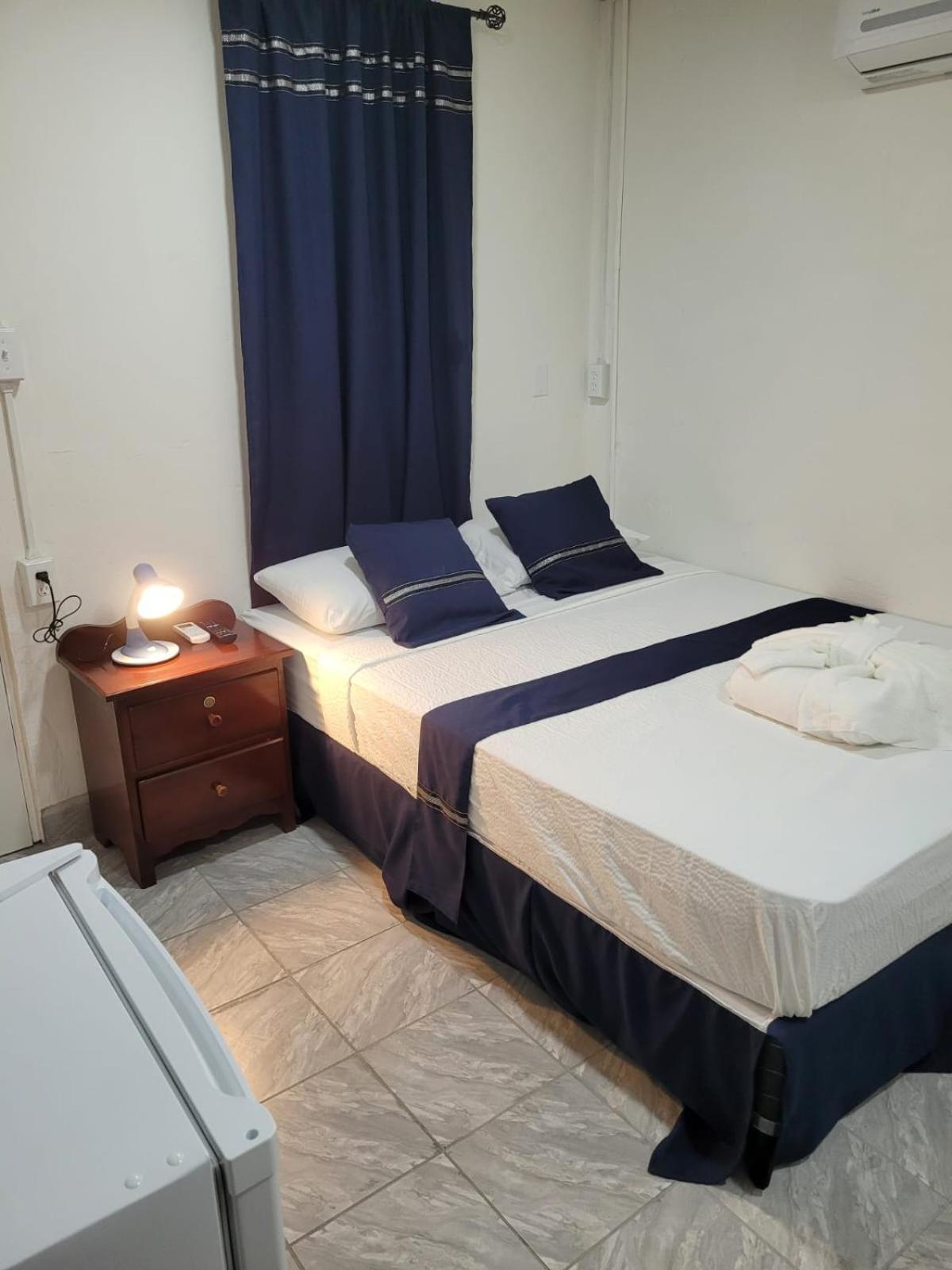 Saint Charles Inn, Belize Central America 蓬塔戈尔达 外观 照片